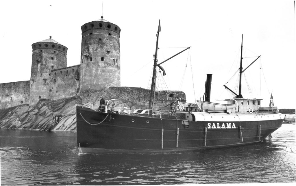Steam schooner Salama